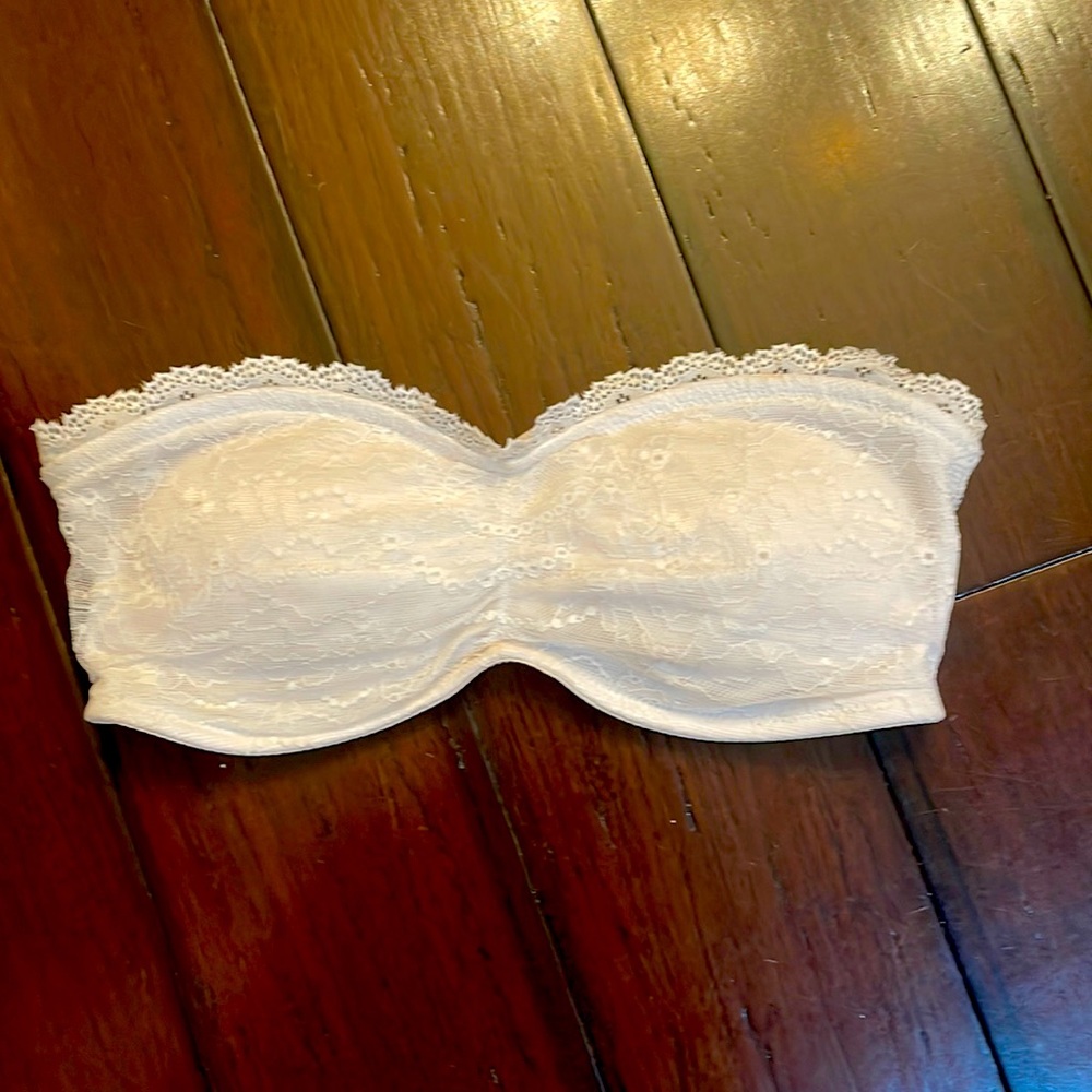 🌟3/$30 Padded wire free lace bandeau bralette white size M